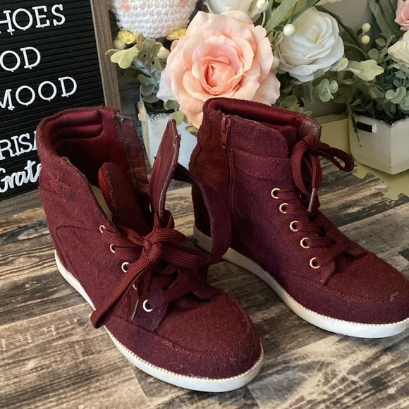Burgundy high top platform shoes with tie and Velcro closure - Picture 5 of 6
